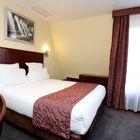 Grand Francais מלון