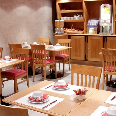 Grand Francais מלון